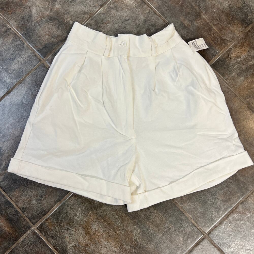Vintage Wet Seal cotton shorts high-rise waist, pleats, cuffed hems size 3
